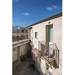 酒店 Il Cortiletto Maison 特雷斯努拉吉斯