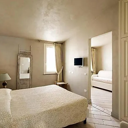 Отель Il Cortiletto Maison 3*